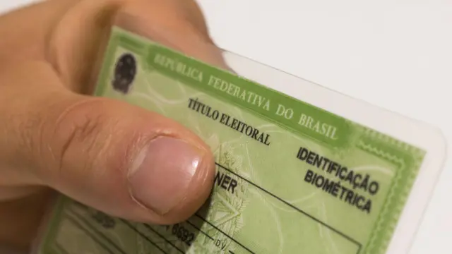TSE adia decisão sobre suspensão de pesquisa: entenda o que está sendo julgado