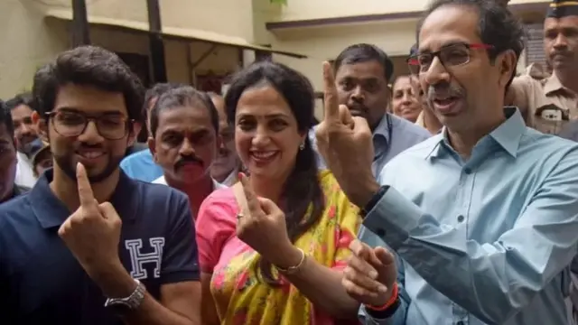 आदित्य ठाकरे रश्मी ठाकरे उद्धव ठाकरे