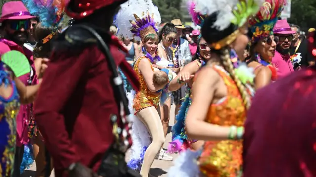 बच्चाको जन्मलगत्तै स्तनपान गराउनुका धेरै फाइदाहरू छन्