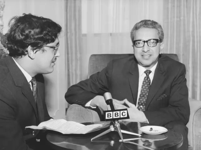 राजा महेन्द्रको अन्तर्वार्ता लिँदै यादव खरेल