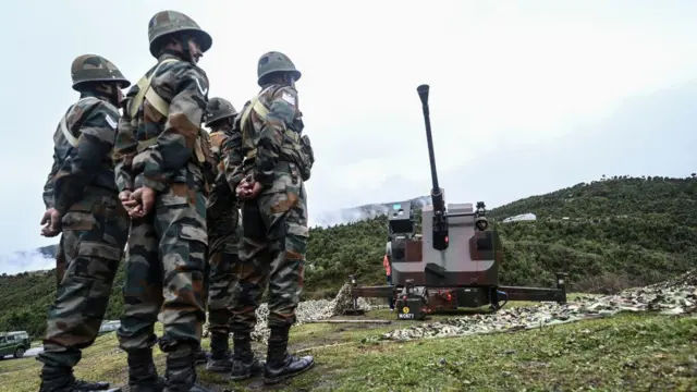 जनरल नरवणे का कहना है कि पेट्रोलिंग के दौरान भारत और चीन की सेना का आमना-सामना होना स्वाभाविक है