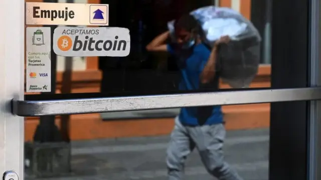 افراد کمی در السالوادور از بیت‌کوین در داد و ستد روزمره استفاده می‌کنند