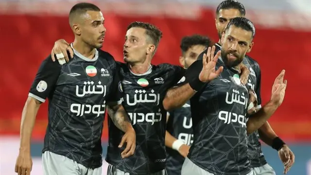 تیم فوتبال تراکتور