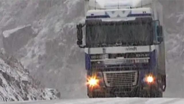 Болжолдуу эсепке караганда оор жүк ташуучу унаалар Алматы көчөсүнөн Чым-Коргон айылына чейин 200-500 сом төлөшү мүмкүн