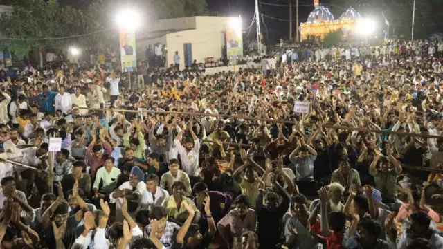 યુવા પરિવર્તન યાત્રામાં લોકડાયરાનું પણ આયોજન કરવામાં આવે છે