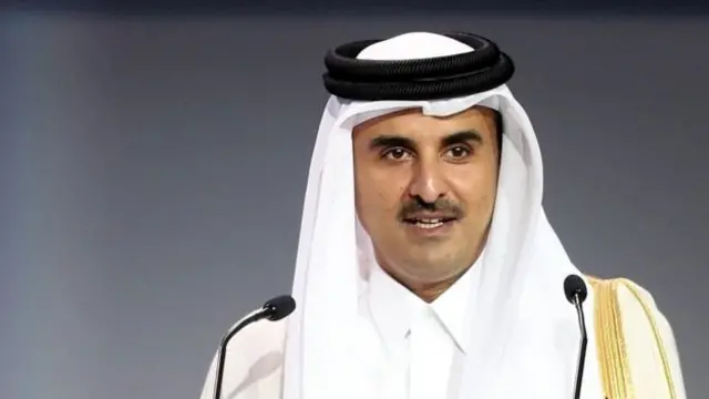 Emir Qatar, Tamim bin Hamad Al Thani, berbicara pada forum ekonomi dunia di ibu kota negara itu bulan lalu.