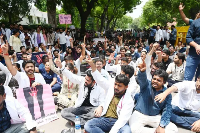 వైద్య విద్యార్థుల నిరసన