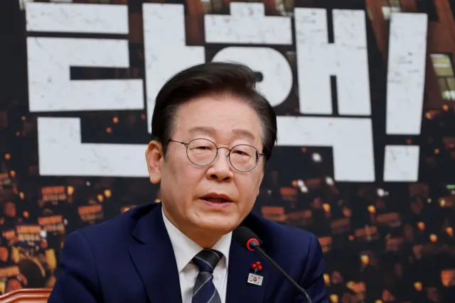 이재명 더불어민주당 대표가 7일 오전 서울 여의도 국회에서 윤석열 대통령의 대국민 담화 직후 내외신 기자간담회를 하고 있다