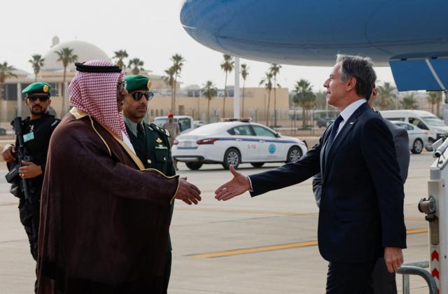 استقبال وزیر خارجه عربستان سعودی از همتای آمریکایی‌اش