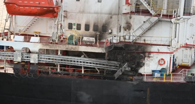 ጥቃት የደረሰበት መርከብ