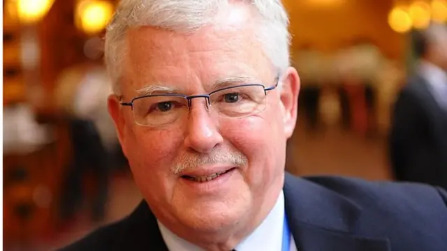 giáo sư Carl Thayer (Đại học New South Wales, Úc)