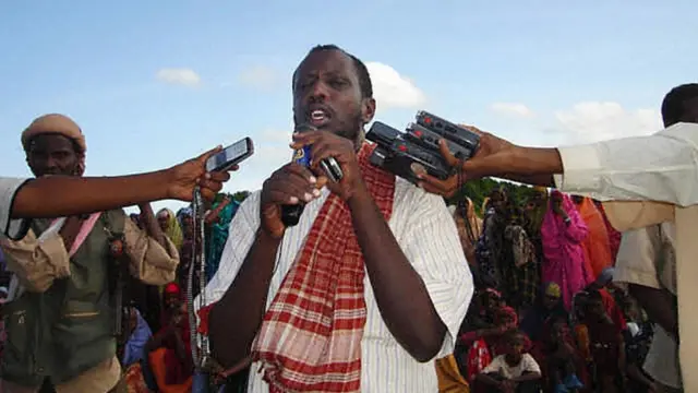 Sheekh Shariif Sheekh Axmed oo hoggaaminayay Midowgii maxaakiimta ayaa hadal ka jeediyay Jowhar ka dib markii ay qabsadeen (sannadkii 2006)