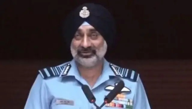 एअर चीफ मार्शल बेंगळुरूमध्ये भारताच्या 'ऑपरेशन सिंदूर'शी संबंधित माहिती देत होते. 