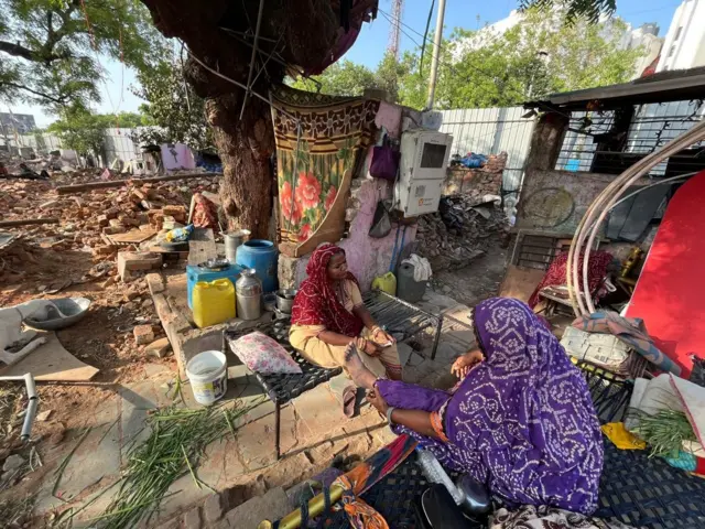 ગુજરાતનો હોલીવૂડ વિસ્તાર, અમદાવાદ, ગુલબાઈ ટેકરા, ગુલબાઈ ટેકરાના લોકો હવે ક્યાં જશે, બીબીસી ગુજરાતી, ગુજરાત