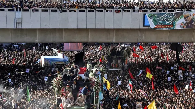 تشییع جسد قاسم سلیمانی در کرمان