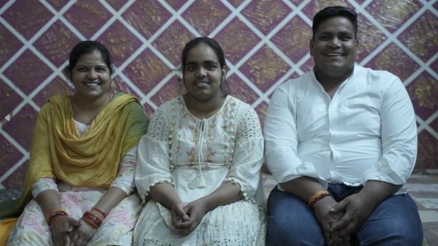 प्राची अपने माता-पिता के साथ (फ़ाइल तस्वीर) 