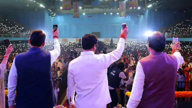 डावीकडून अजित पवार, एकनाथ शिंदे आणि देवेंद्र फडणवीस.