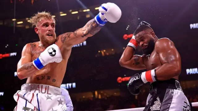 Jake Paul' waa feeryahan waxaana bartiisa youtube ku xiran malaayiin qof