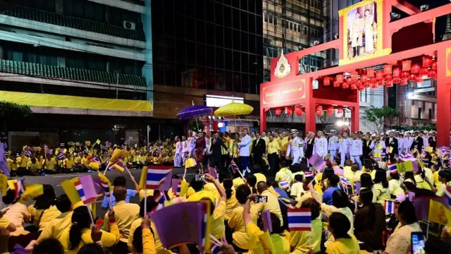 ในหลวง ราชินี