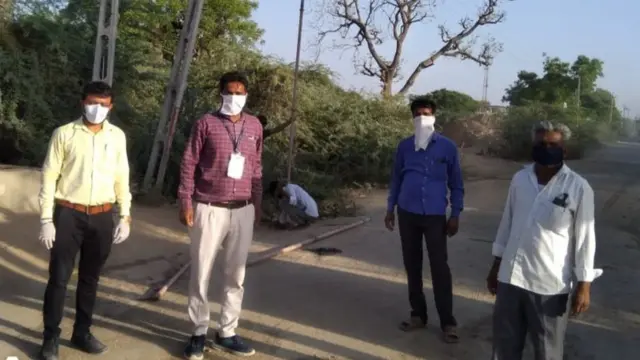 ફાર્માસિસ્ટોની કહેવું છે કે તેમને લાયકત કરતાં ઓછો પગાર આપવામાં આવે છે.