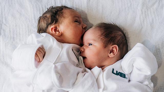 Les bébés Roxi et Rebel sont nés dans un intervalle de dix heures.
