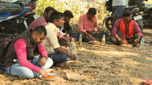 బ్రహ్మచారీల పాదయాత్ర