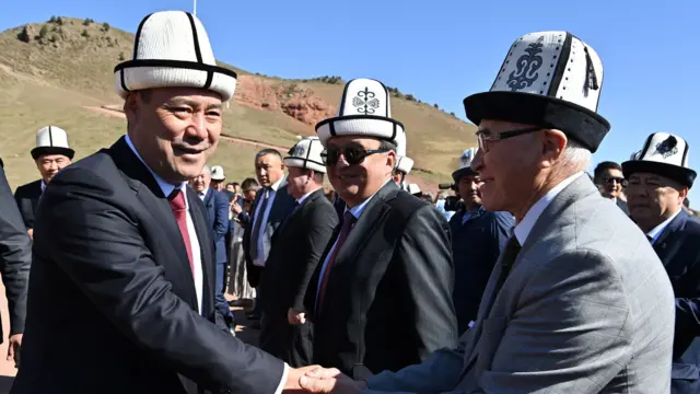 Джада от шашып жатыр