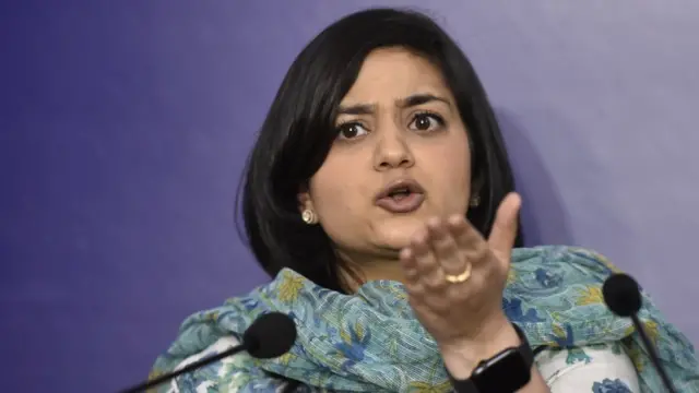 महबूबा की बेटी इल्तेजा, जो कोर्ट में याचिका लेकर गईं