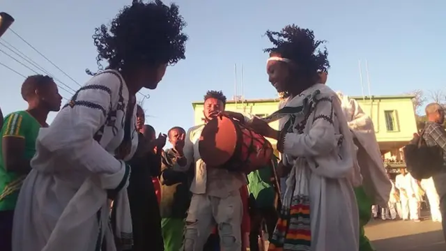 ጎንደር ሴቶች ሲጨፍሩ