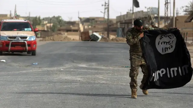 ISISનો ઝંડો