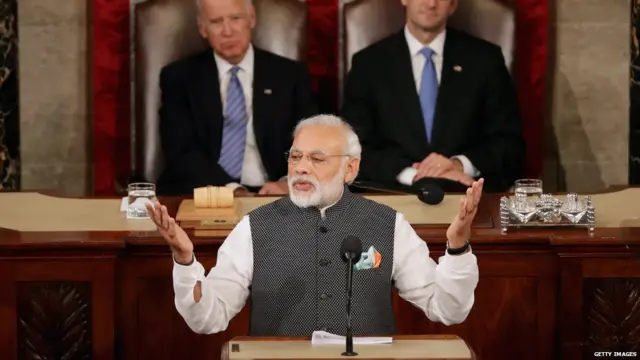 नरेंद्र मोदी