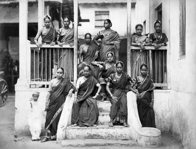 मुंबई प्रांतातील 'नाच गर्ल्स'