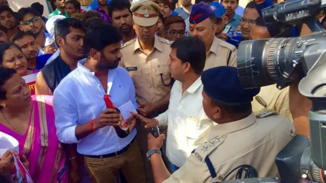 शराब बिक्री का विरोध