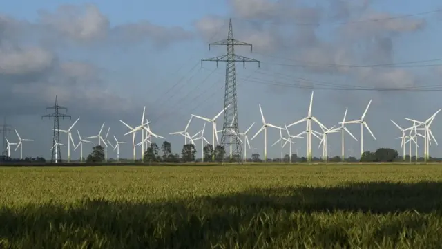 Almanya'da rüzgar enerjisi santrali