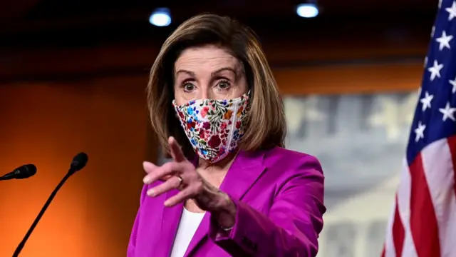 Nancy Pelosi lors d'une conférence de presse