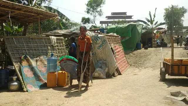 စစ်တွေက ဖယ်ရှားခံရတဲ့ ကျူးကျော်မိသားစုတွေ အမိုးအကာအောက်နေထိုင်ရေး အခက်ကြုံ