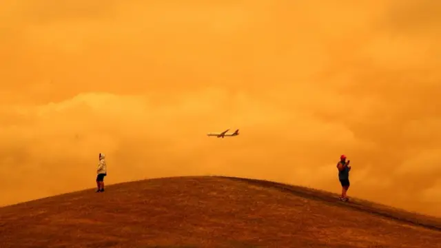 Céu cobertofumaça na Austrália