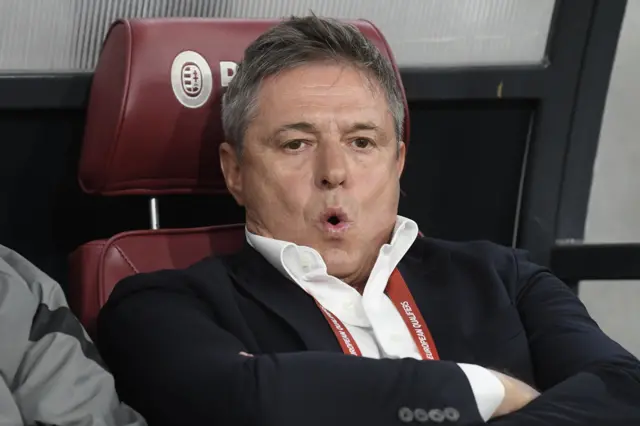 Dragan Stojković Piksi na utakmici između Mađarske i Srbije u kvalifikacijama za Euro 2024