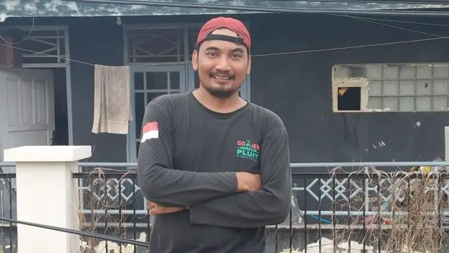 Ozzy mengaku kecewa begitu tahu Anies Baswedan gagal ikut kontestasi Pilkada Jakarta. 