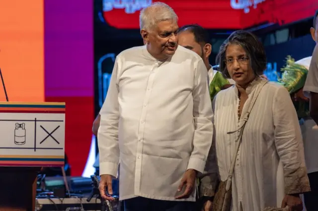 ரணில் விக்ரமசிங்க கைது, இலங்கை முன்னாள் அதிபர் கைது 