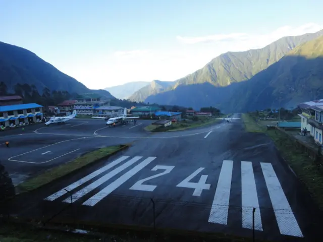 लुक्ला विमानस्थलको धावनमार्ग 