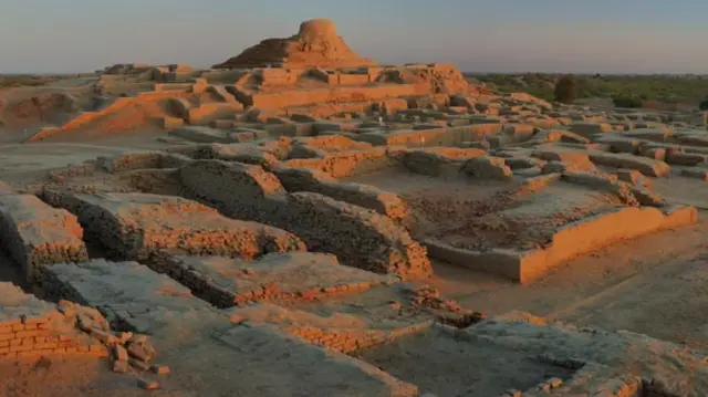 બીબીસી ગુજરાતી, ગુજરાત, બીબીસી, બીબીસી ગુજરાતી, ગુજરાત, બીબીસી, સિંધૂ ખીણ સભ્યતા મોંહે-જો- દડો, હડપ્પા લોથલ ધોલાવીરા ગુજરાત બીબીસી પુરાતત્ત્વ ખોદકામ સંસ્કૃતિ સભ્યતા ભારત પાકિસ્તાન