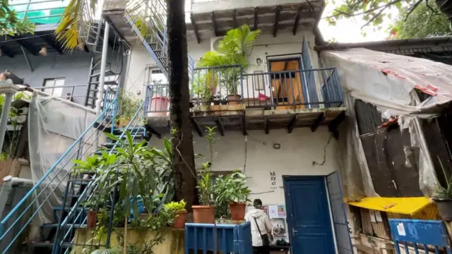 'हरकत स्टुडिओ'