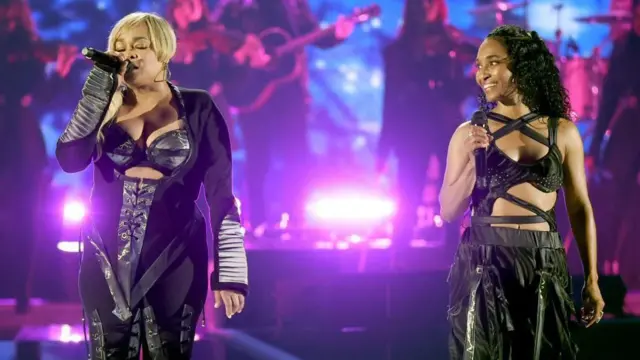 ওয়াটকিন্স এবং থমাস এখনও এইডস নিয়ে সচেতনতা তৈরিতে কাজ করে যাচ্ছেন