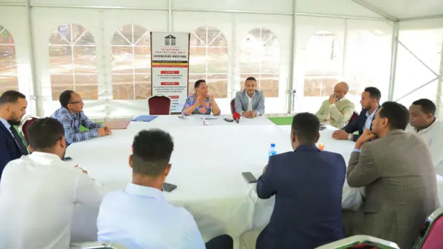 እቶም ምስ ኣማኻሪት ፕረዚደንት ዝተራኸቡ ኤርትራውያን ኣውፈርቲ