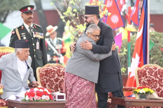 निवर्तमान प्रधानमन्त्री सुशीला कार्की र नवनियुक्त प्रधानमन्त्री बालेन्द्र शाह