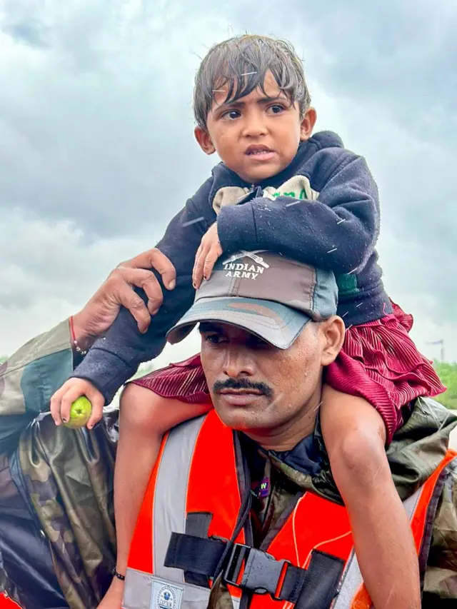 સૌરાષ્ટ્રમાં વાવાઝોડાની આગાહી કરવામાં આવી છે