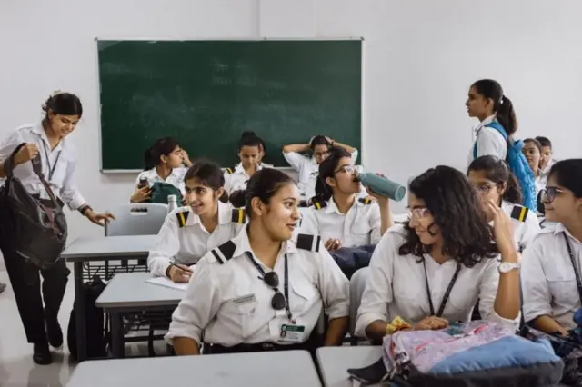 పైలట్, శిక్షణ, ఖర్చు, ఎయిర్ ఇండియా, ఇండిగో