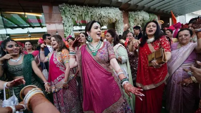 वरमाय नीता अंबानी