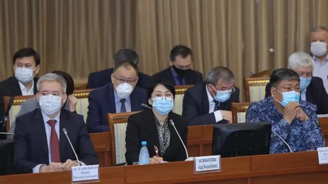 Өкмөт өкүлдөрү